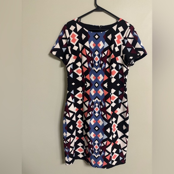 Talbots Geometric Triangle Multi Color Sheath Short Sleeve Dress Size 10 - Picture 2 of 7